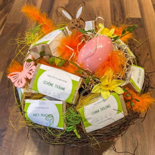 Teestrauß Ostern ist ein einzigartiges Ostergeschenk, das hochwertige Tees mit einer besonderen Präsentation verbindet.